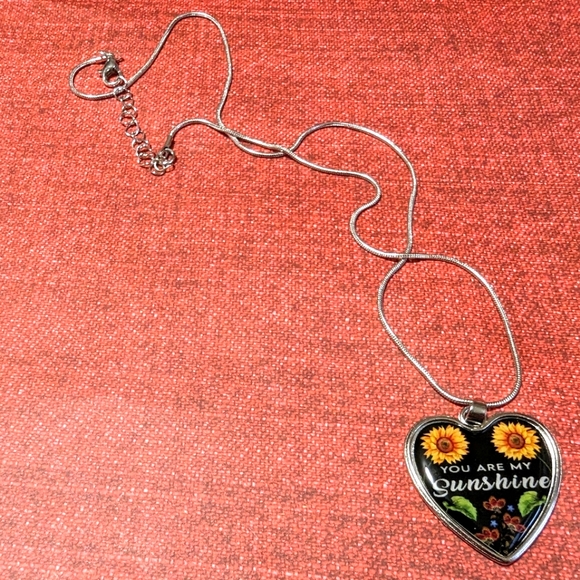 Sunflower Heart Pendant Necklace On Stainless Steel Chain NWT. - Picture 6 of 7